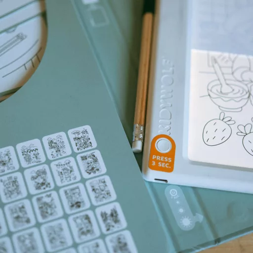 Kidywolf átvilágítós rajztábla 30 mintával - Finomságok - Kidydraw Pad 6 Food