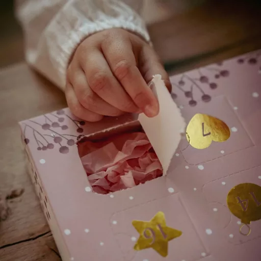 Little Dutch adventi kalendárium charm készítővel és matricával