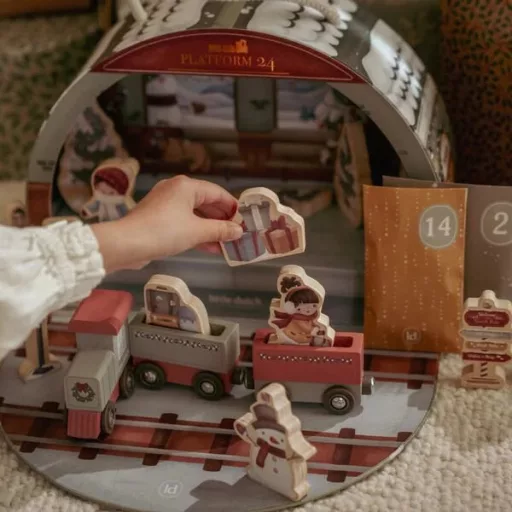 Little Dutch adventi ajándékdoboz kisvonattal
