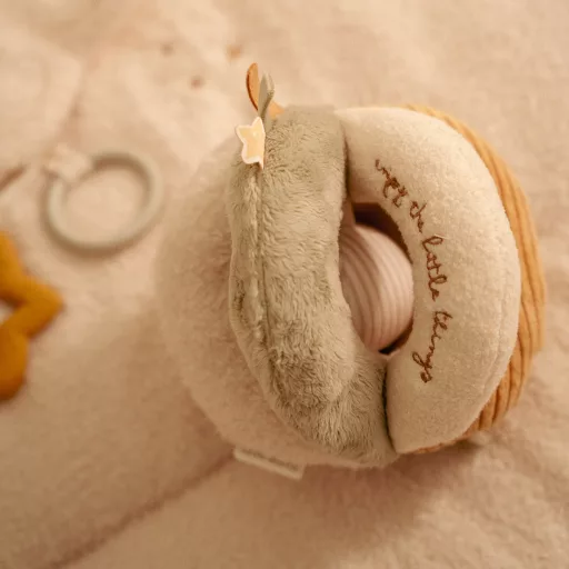 Little Dutch készségfejlesztő plüss labda - Newborn Naturals