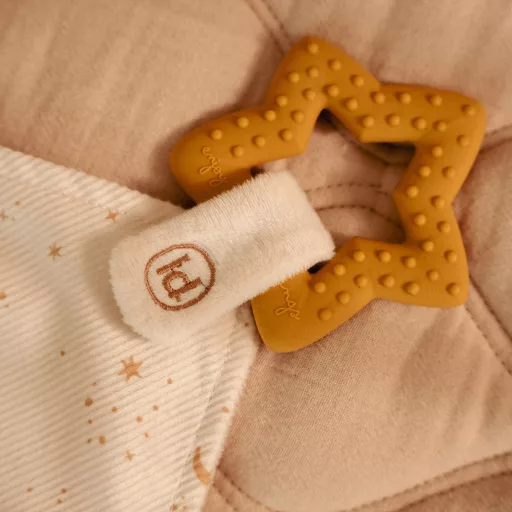 Little Dutch szundikendő rágókával - Newborn Naturals