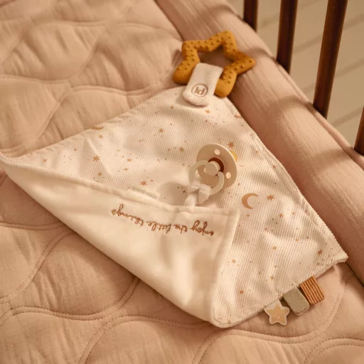 Little Dutch szundikendő rágókával - Newborn Naturals