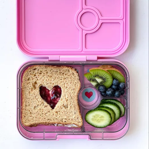 Yumbox Panino uzsonnás doboz 4 rekesszel - Power Pink Rainbow