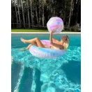 Sunnylife úszógumi - felfújható strandlabdával Tie Dye