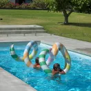 Sunnylife óriás felfújható kígyó -  Poolside Sorbet Stripe