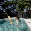 Sunnylife felfújható vízi nudli szett (2 db) - Poppy the Peach 