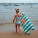 Sunnylife gyerek felfújható szörfdeszka - Poppy the Peach Green Stripe 