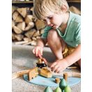 Tender Leaf - Fa vonatpálya a fenyves erdőben