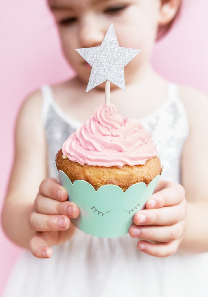 Muffin beszúró - Unikornis és csillagok - ezüst csillámos - 11,5 cm - 6 db